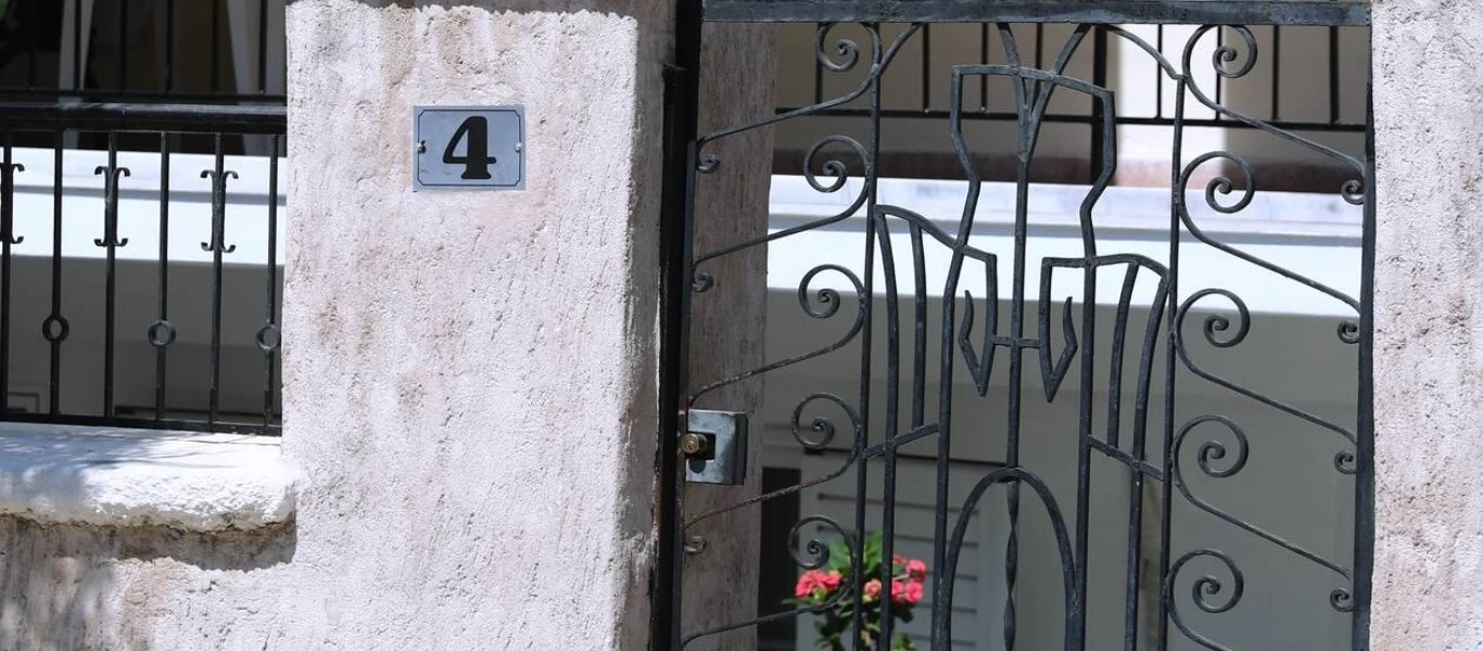 Δολοφονία στην Αγία Βαρβάρα: Οι φίλες του θύματος μίλησαν για ξυλοδαρμό από τον πρώην σύζυγό της